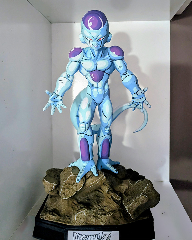 Figura 3D por encargo de Freezer de Dragon Ball Z, pintada a mano con técnica Cel Shading (efecto cómic 3D).